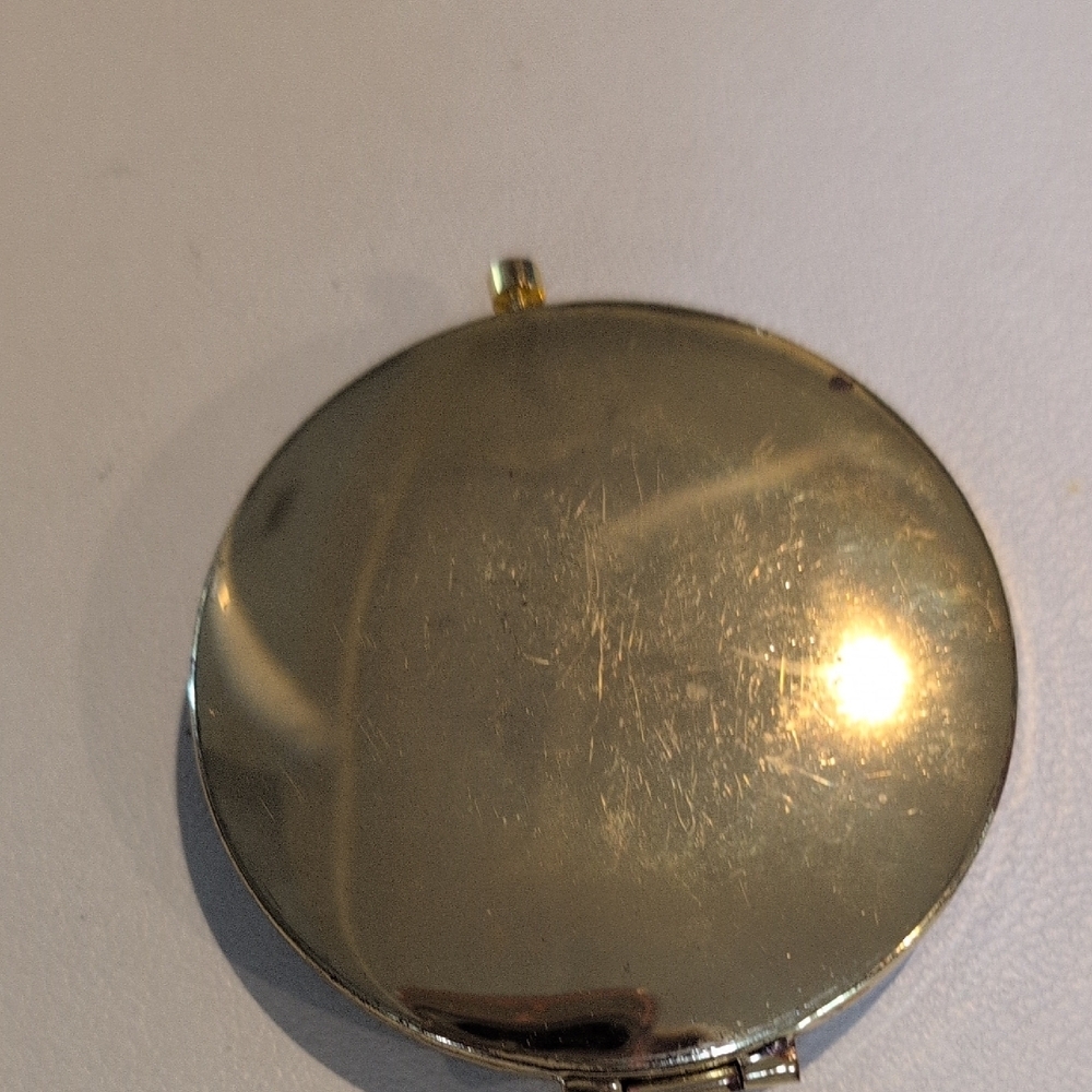 just 4 Jenn. Shipping  +++++Chic Gold and Black Compact Mirror - Picture 2 of 5